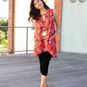 Grace & Lace Keyhole Poppy Floral Tunic